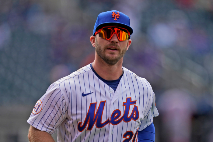 Pete Alonso & His Fiancée Stay Off Social Media
