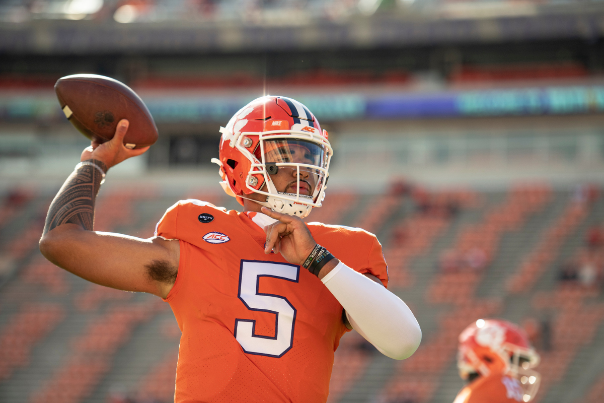 Bojangles signs Clemson quarterback DJ Uiagalelei