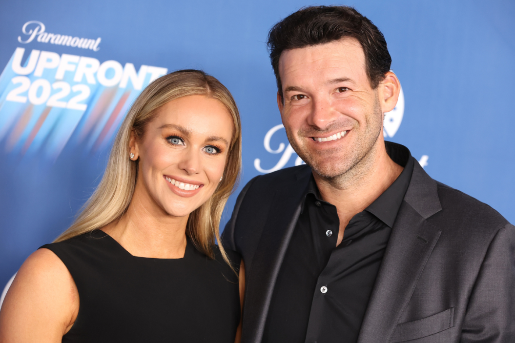 Tony Romo and his wife in 2022.