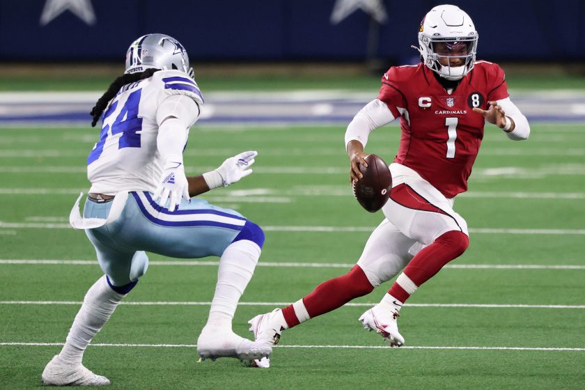 Kyler Murray rushes against the Dallas Cowboys in 2020.