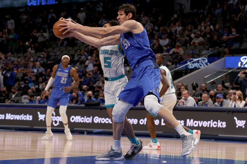 Boban Marjanovic fights for the ball during a 2021 NBA game.