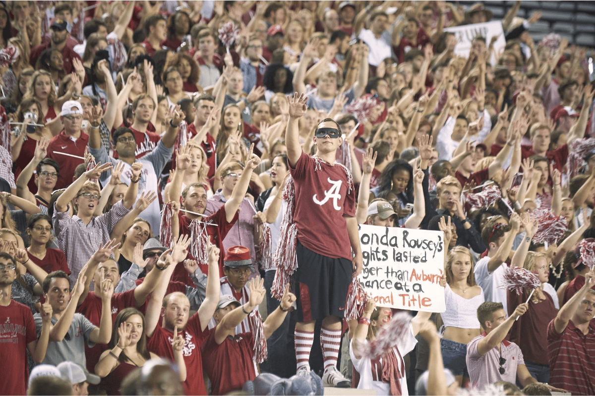 Alabama's Four-Fingers Tradition Traces Back to Bear Bryant - FanBuzz