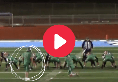 280-Pound Lineman Boots 43-Yard Field Goal to Secure Team's Playoff Berth