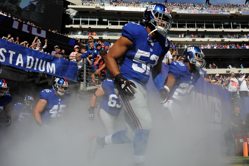 Spencer Paysinger and the New York Giants take the field.