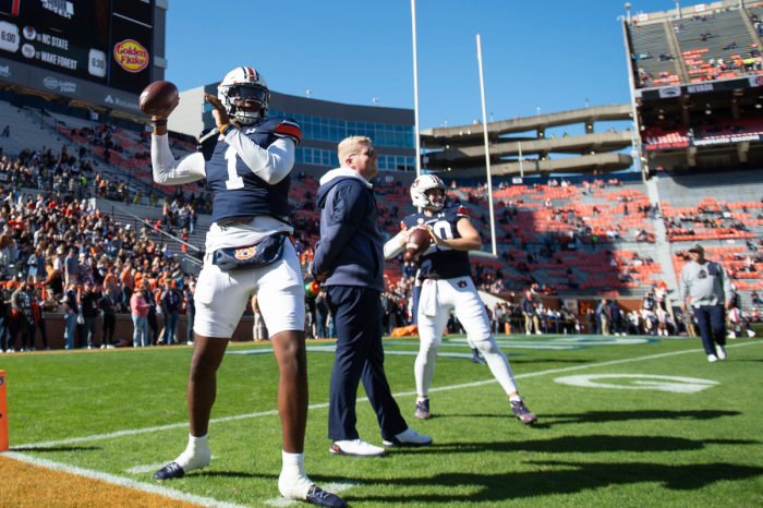 Auburn’s 6-Foot-7 Backup Ready to Step in After Bo Nix’s Ankle Injury
