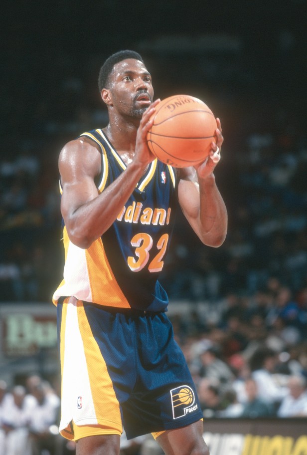 Indiana Pacers forward Dale Davis shoots a free throw.