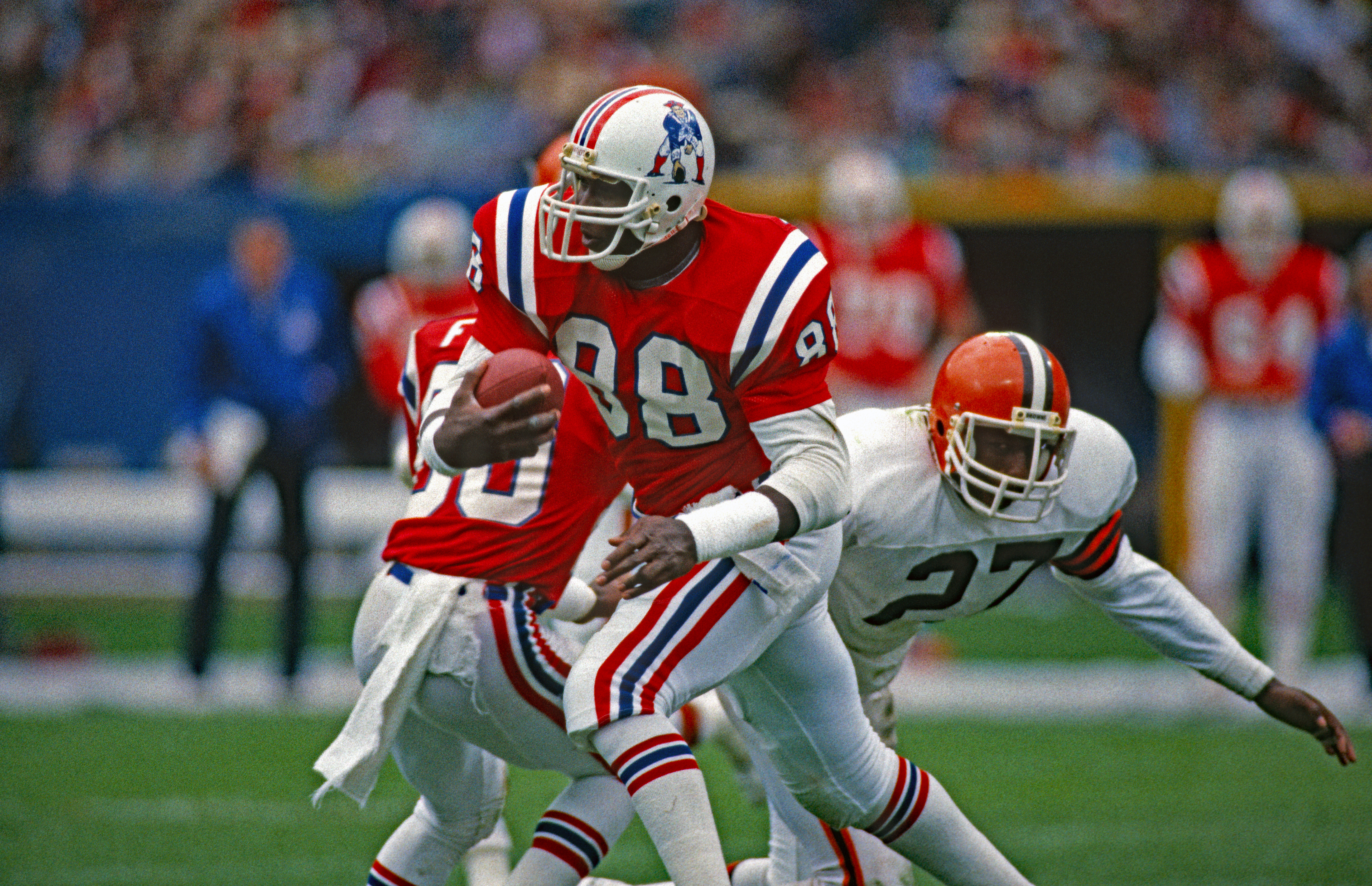 The 20 Best Uniforms in NFL History Made Football Fashionable - FanBuzz