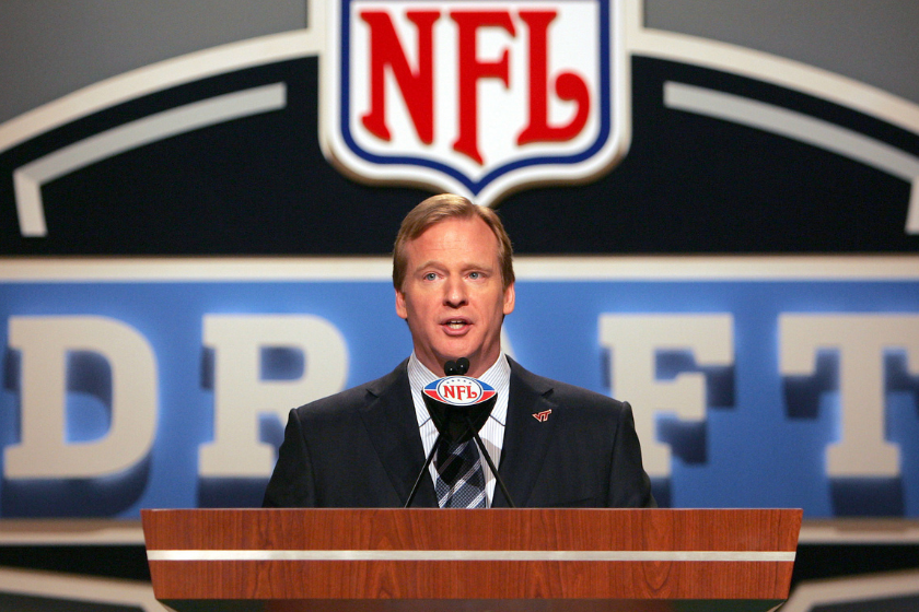Goodell makes an annoucement during the NFL Draft