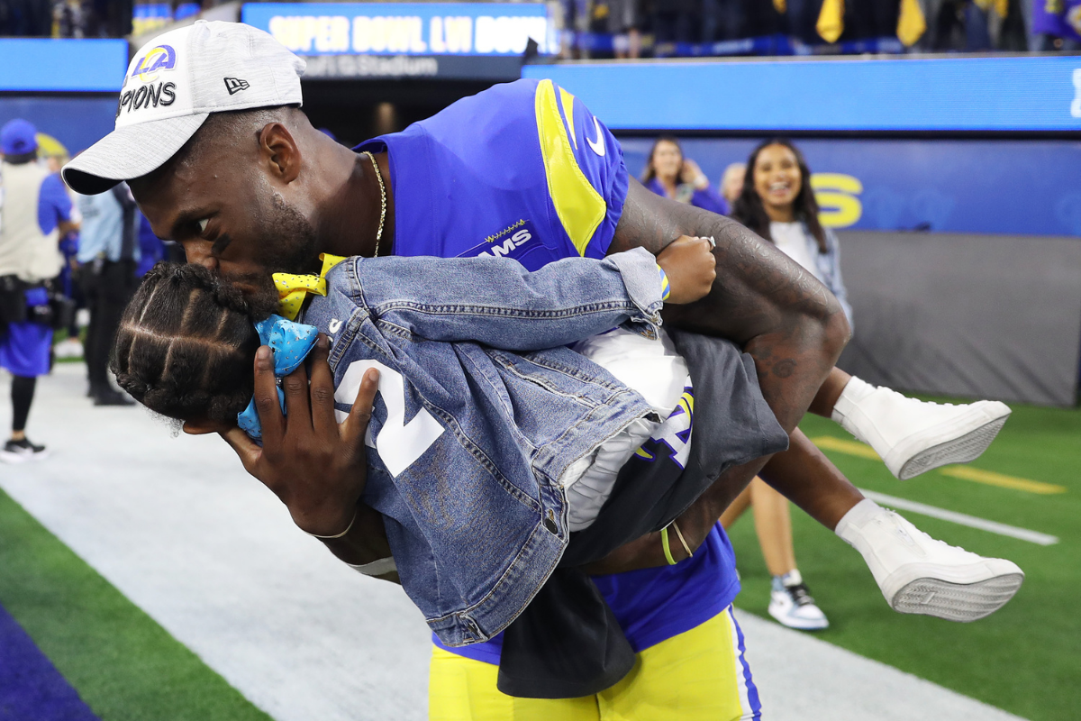 Rams safety Taylor Rapp proposes to high school sweetheart on field after Super  Bowl 56 win