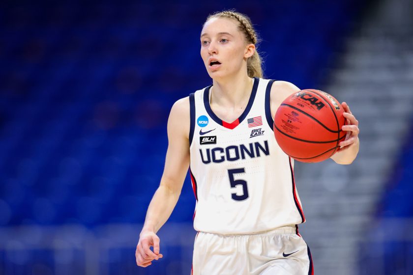 Paige Bueckers dribbles during the 2021 NCAA Women's Basketball Tournament