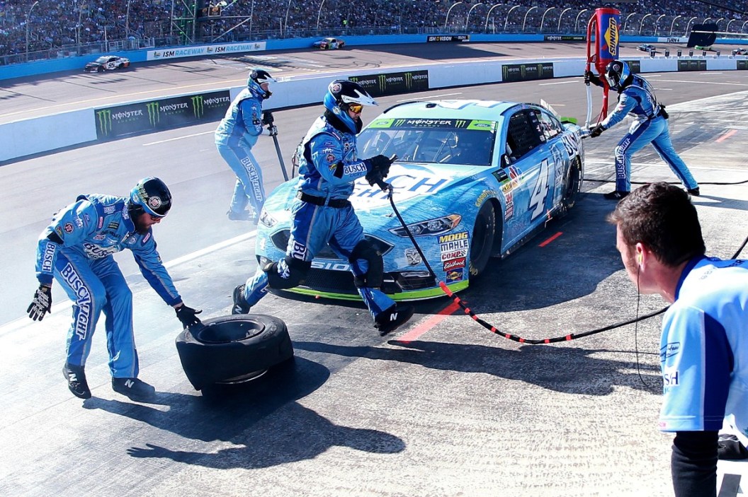 Kevin Harvick pits after having a tire deflate during the Monster Energy NASCAR Cup Series Can-Am 500 at ISM Raceway on November 11, 2018 in Phoenix, Arizona