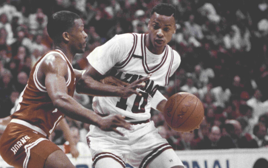 Todd Day drives the lane against Texas in 1992.