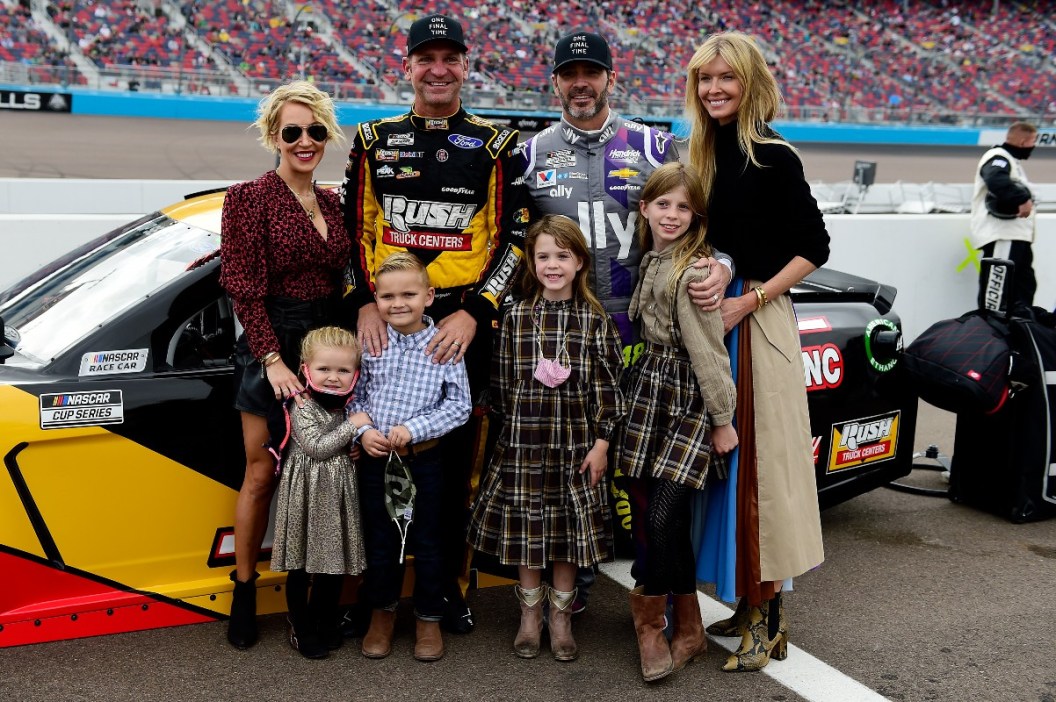 Clint Bowyer and Jimmie Johnsonpose with their family, Lorra Bowyer, Chandra Johnson, Cash Bowyer, Presley Bowyer. Lydia Norriss Johnson and Genevieve Johnson prior to the NASCAR Cup Series Season Finale 500 at Phoenix Raceway on November 08, 2020 in Avondale, Arizona.
