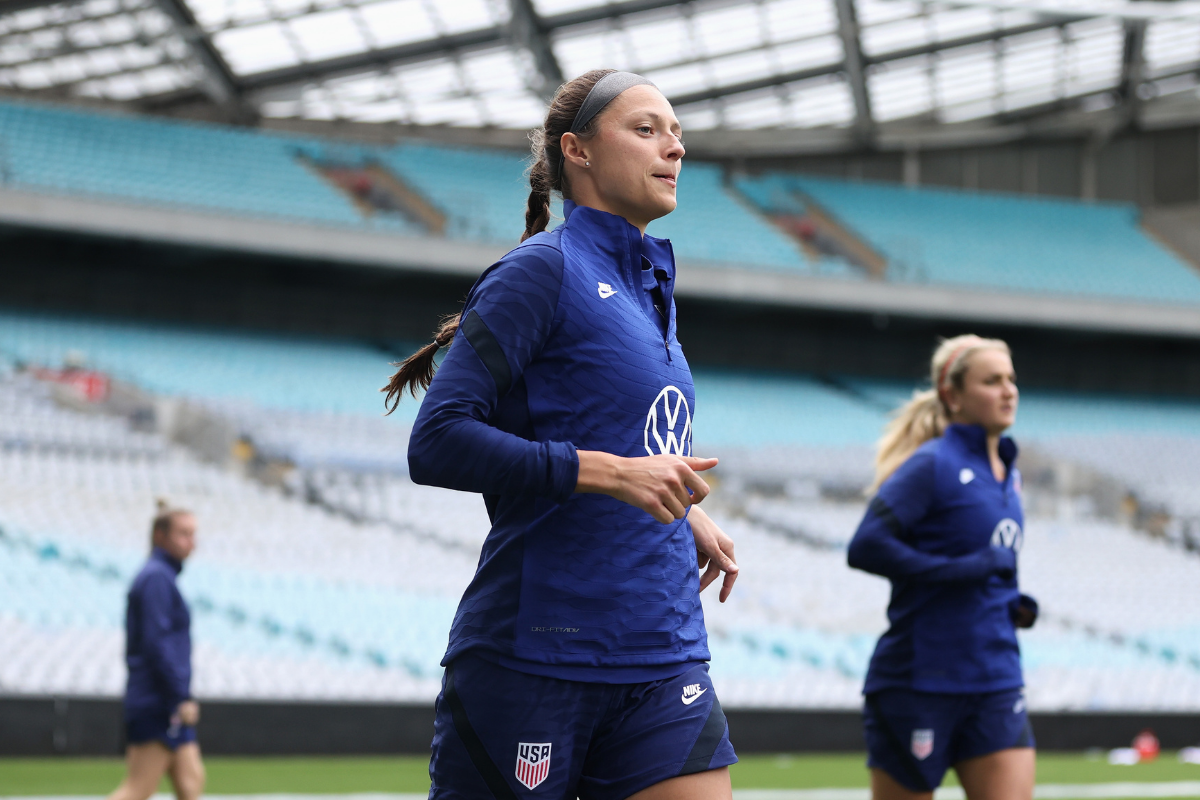Ashley Hatch warms up with the USWNT