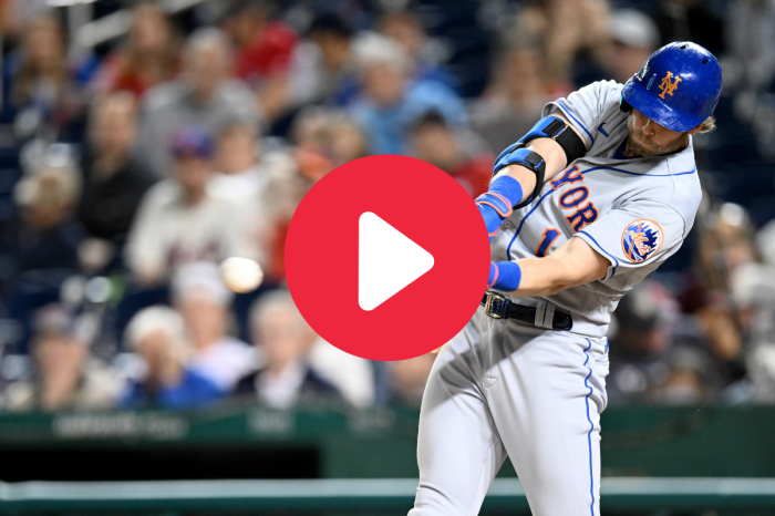 Jeff McNeil Gets Heckled About His Lack of Power, Immediately Goes Yard