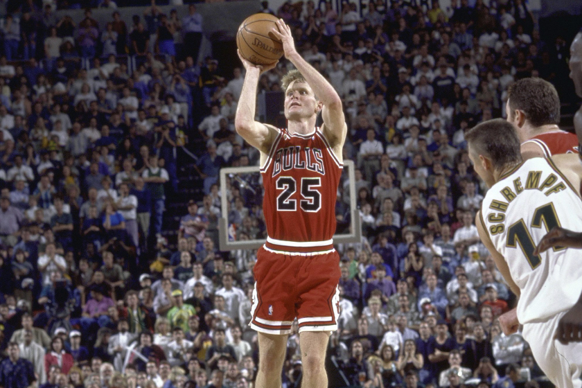 Steve Kerr shoots a 3-pointer against the Seattle Supersonics in the 1996 NBA Finals.