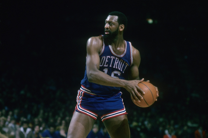 Bob Lanier looks to make a pass in a game for the Detroit Pistons