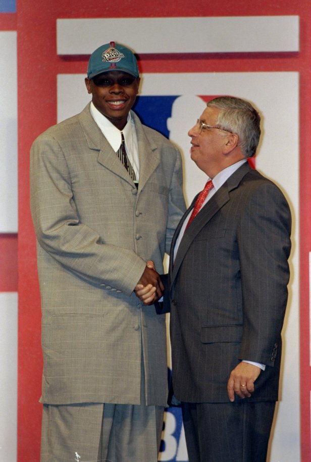 Bonzi Wells shakes hands during the 1998 NBA Draft.