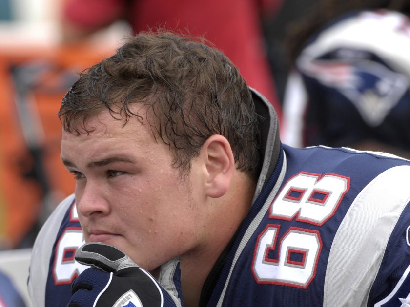 Ryan O'Callaghan looks on during a 2007 Patriots game.