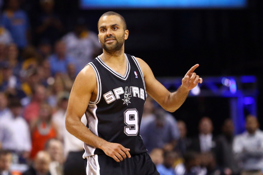 Tony Parker calls out a defensive play int he Western Conference Finals