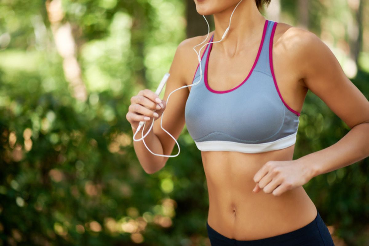 6 of the Best Women's Sports Bras for All Types of Workouts - FanBuzz