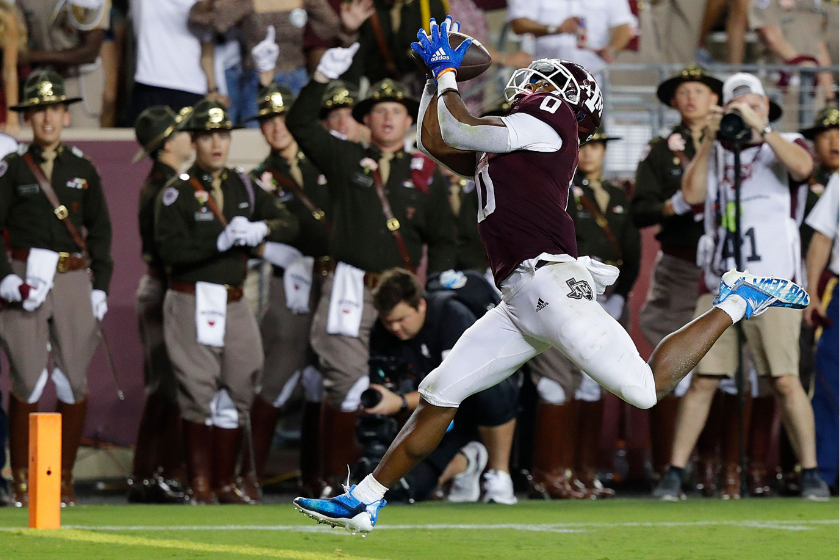 Ainias Smith f the Texas A&M Aggies catches a 25 yard pass for a touchdown in the fourth quarter against the Alabama Crimson Tide