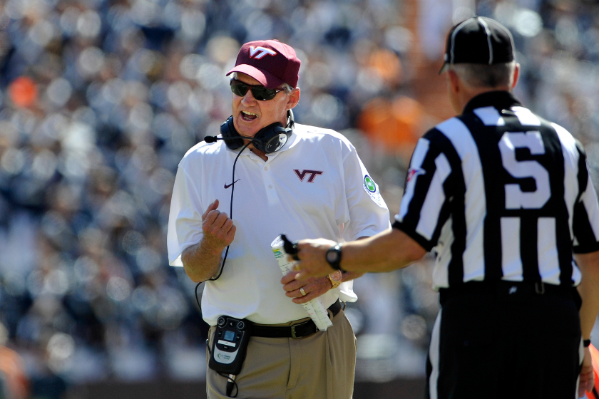 Frank Beamer coaches a game against Western Michigan in 2014.