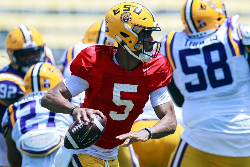LSU Tigers quarterback Jayden Daniels (5) throws a pass during the LSU Spring Game