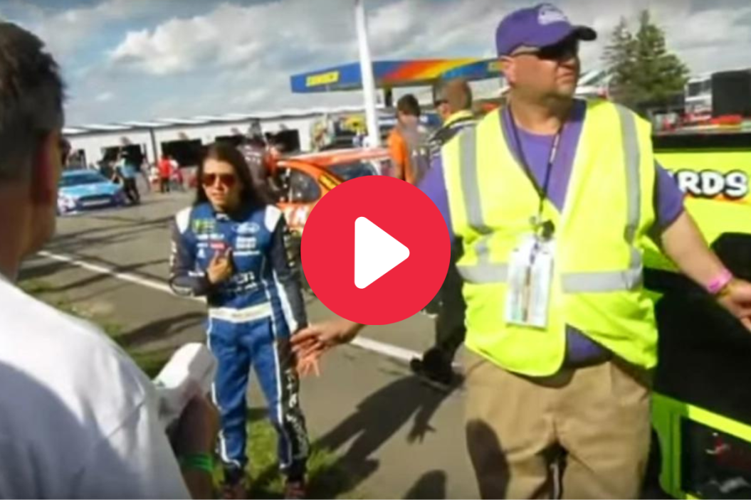 danica patrick confront booing fans at pocono raceway in 2017