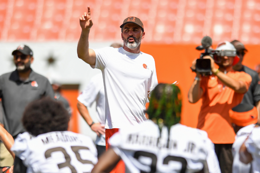 Head coach Kevin Stefanski of the Cleveland Browns speaks to the team after the Cleveland Browns mandatory minicamp