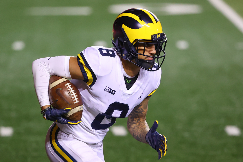 Michigan Wolverines wide receiver Ronnie Bell (8) warms up prior to the college football game between the Rutgers Scarlet Knights