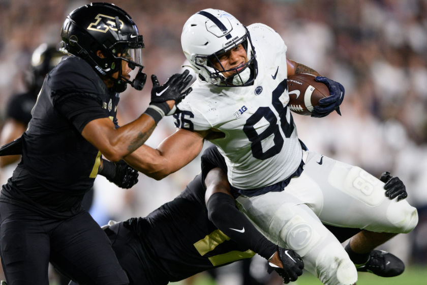 Penn State Nittany Lions tight end Brenton Strange (86) runs down the field after a catch during the college football game between the Purdue Boilermakers and Penn State 
