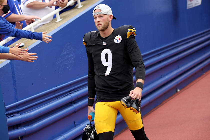  Chris Boswell #9 of the Pittsburgh Steelers walks to the field prior to a game against the Buffalo Bills