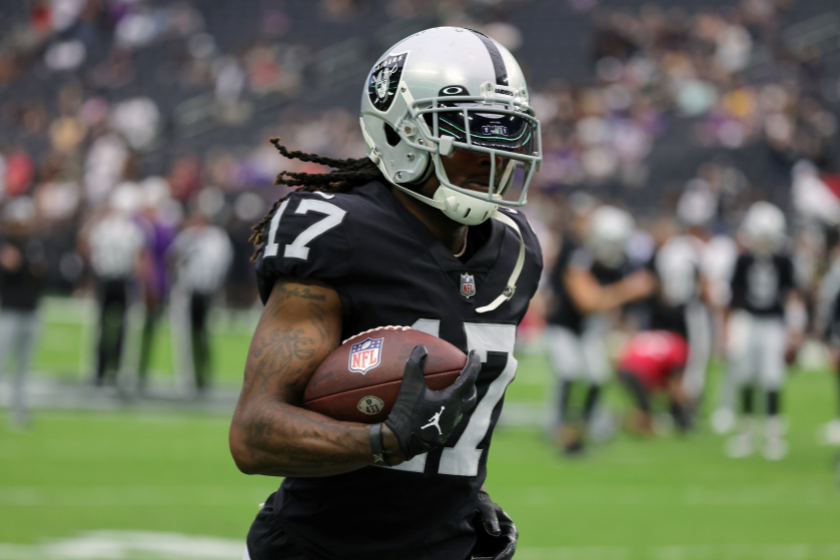 Wide receiver Davante Adams #17 of the Las Vegas Raiders warms up before a preseason game against the Minnesota Vikings at Allegiant Stadium