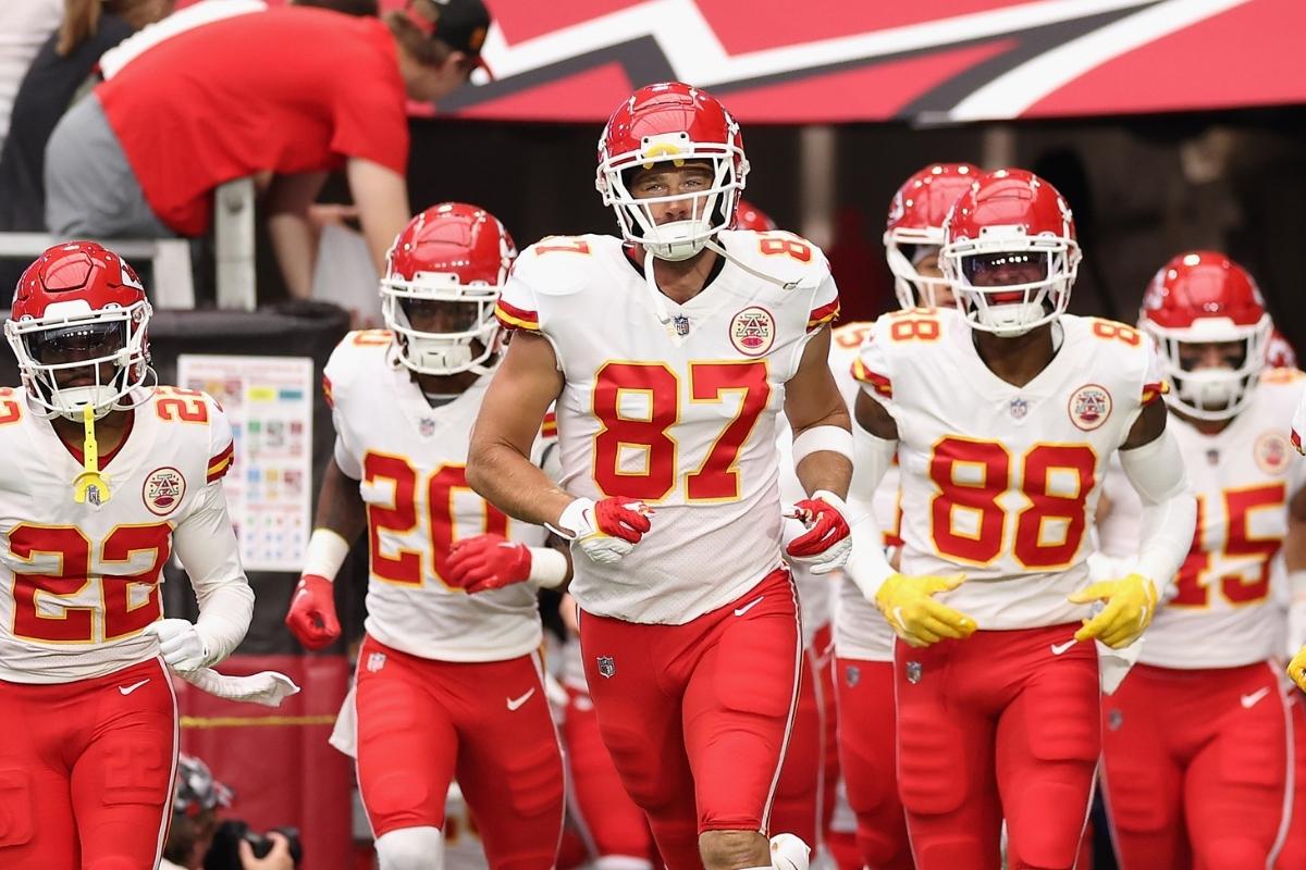 Top-seeded Kansas City Chiefs await opponent as AFC playoffs begin