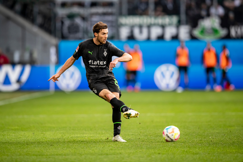 Joe Scally of Borussia Moenchengladbach in action during the Bundesliga match between VfL Wolfsburg and Borussia Moenchengladbach
