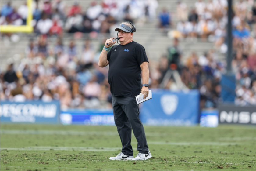 Chip Kelly coaches a gane between UCLA and South Alabama.