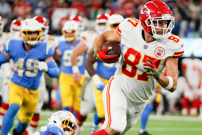 Kansas City Chiefs tight end Travis Kelce (87) runs after a catch for a touchdown during the fourth quarter against the Los Angeles Chargers at SoFi Stadium