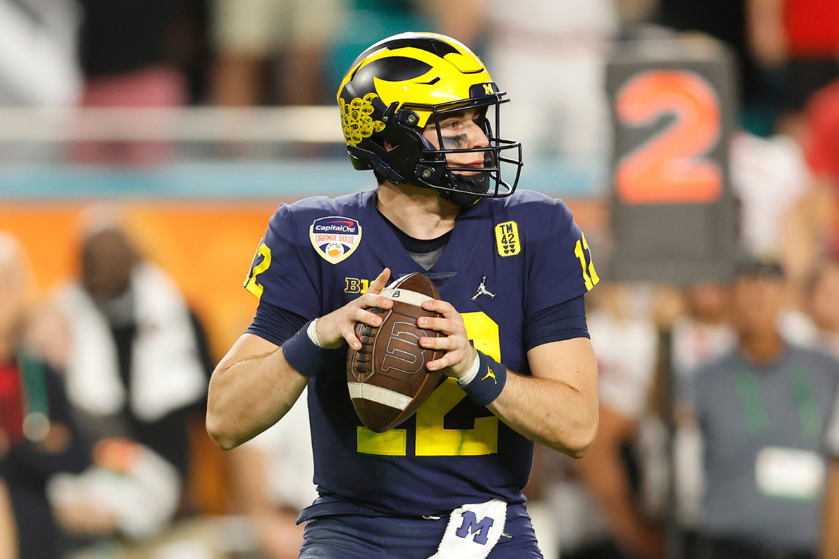 Cade Mcnamara Transfer Former Michigan Qb Joins Big Ten Rival