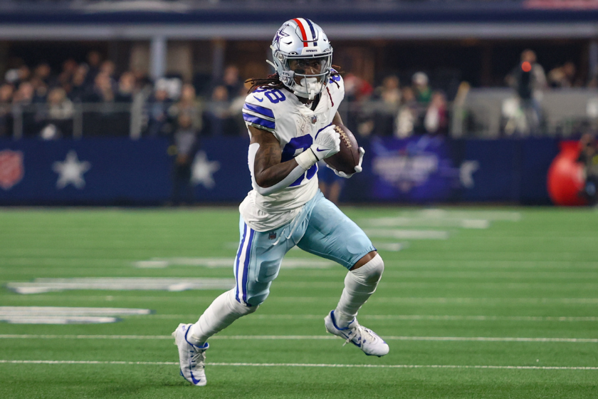 Dallas Cowboys wide receiver CeeDee Lamb (88) runs after a catch during the game between the Dallas Cowboys and the Indianapolis Colts