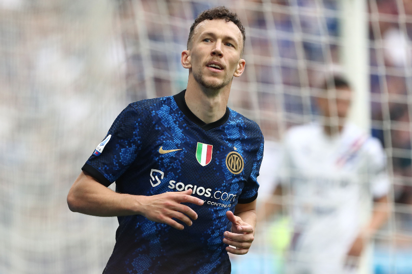 Ivan Perisic of FC Internazionale celebrates after scoring their sides first goal during the Serie A match between FC Internazionale and UC Sampdoria