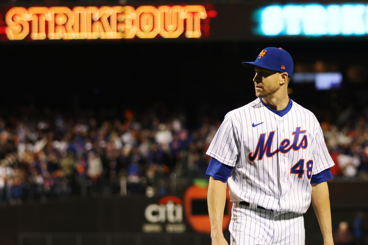 Rangers sign Jacob deGrom to 5-year deal: Does Texas now have an elite  rotation? - The Athletic