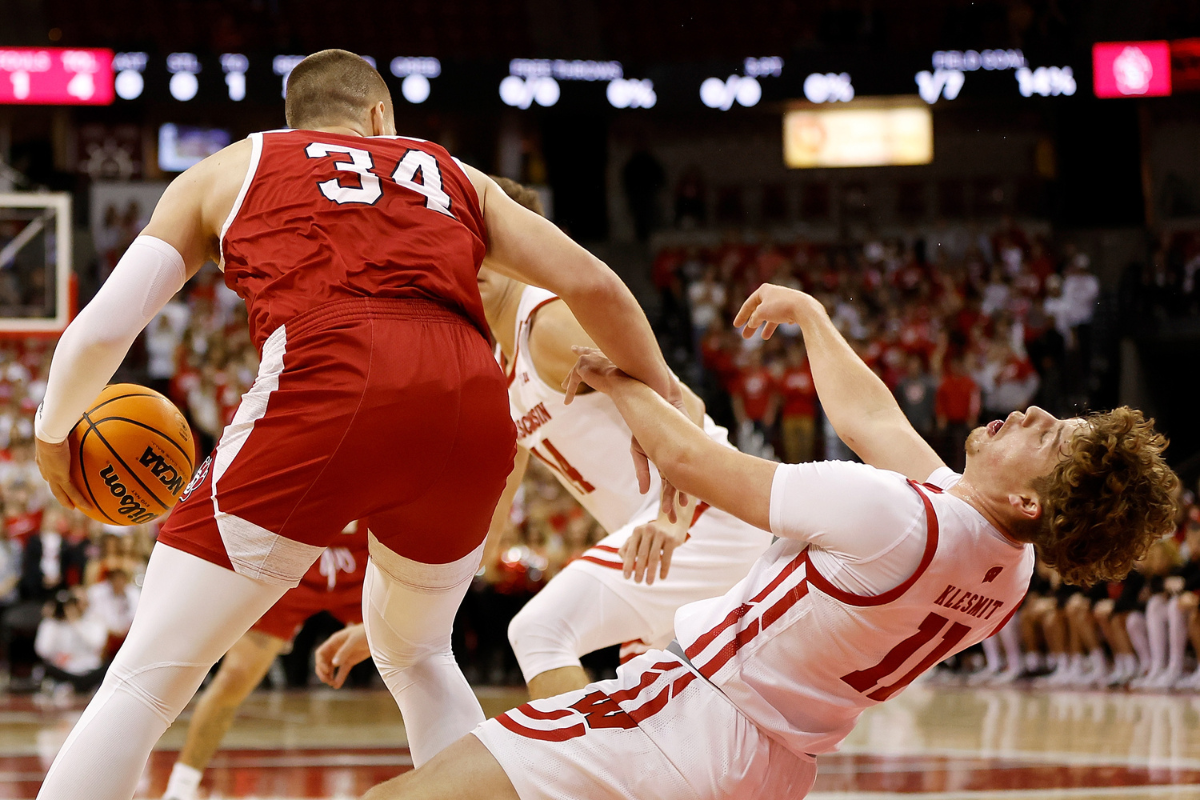 How Long Is A Basketball Game? (All Levels Answered)