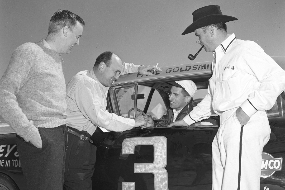 nascar-helped-save-pontiac-in-the-1950s-here-s-how