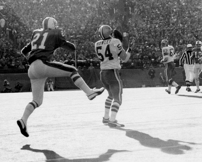 Chuck Howley intercepts a pass in Super Bowl V.