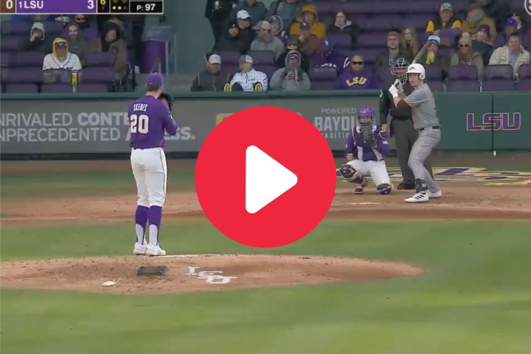 Paul Skenes pitches for LSU.