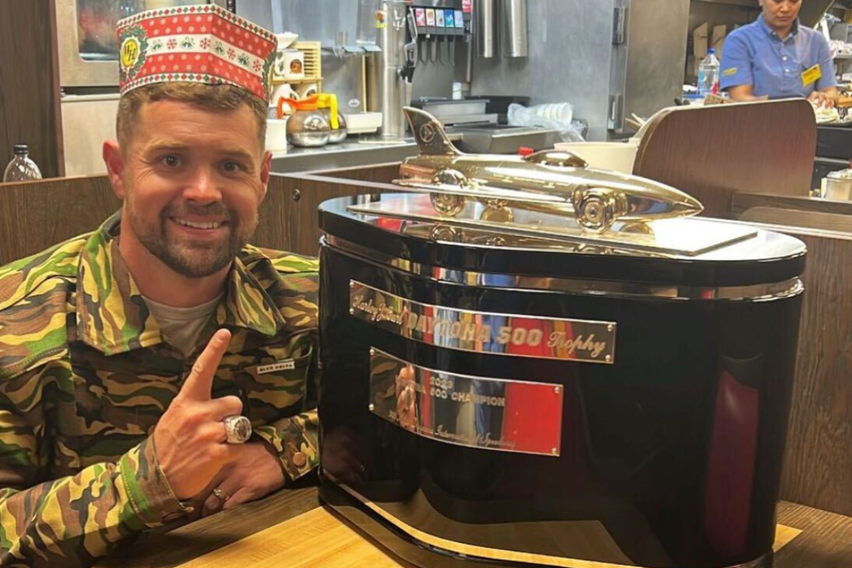 Stenhouse Takes Harley J. Earl To Waffle House After Daytona 500 Win