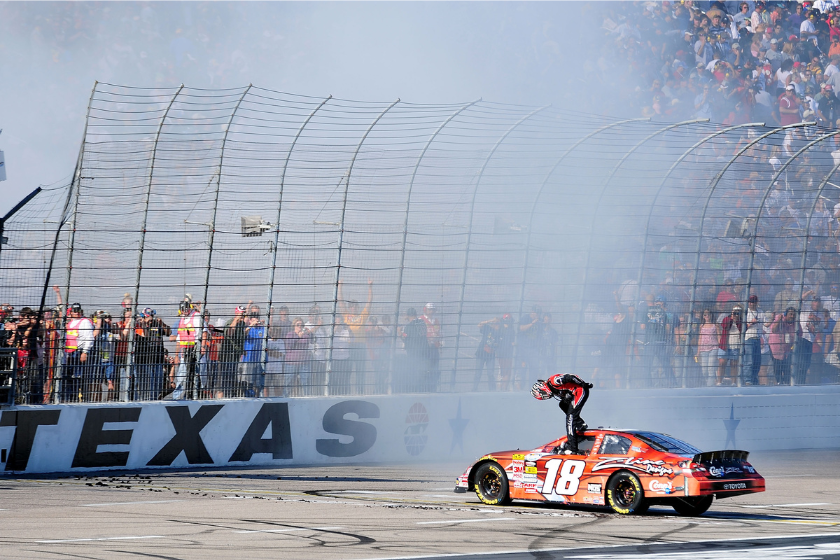 Kyle Busch takes a bow after winning the 2009 O'Reilly Challenge at Texas Motor Speedway