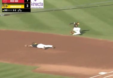 This Minor Leaguer's Behind-the-Back Reaction Play Was Mind-Blowing