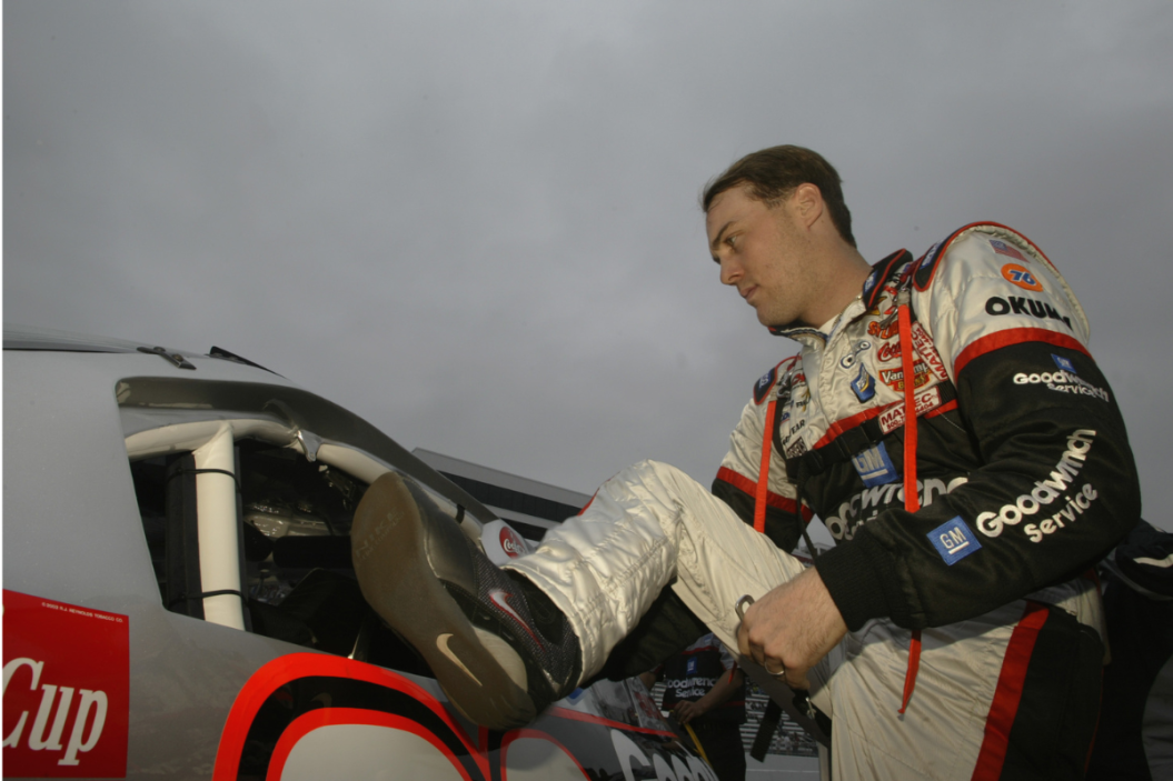 Kevin Harvick gets in car ahead of qualifying for 2002 Virginia 500 at Martinsville Speedway